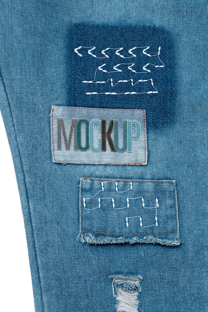 Primo piano sul mockup delle toppe in denim