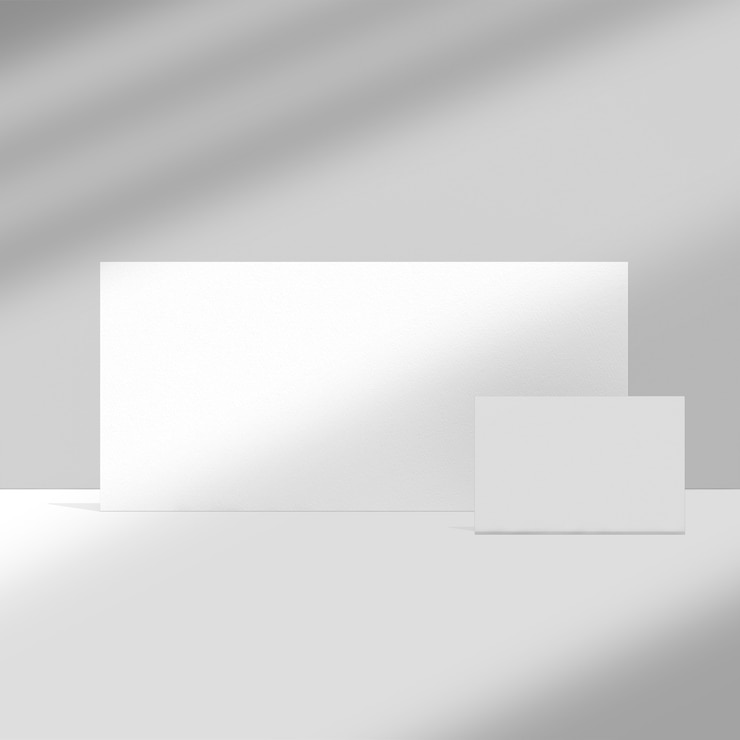 PSD フレアと名刺のモックアップをクローズアップ