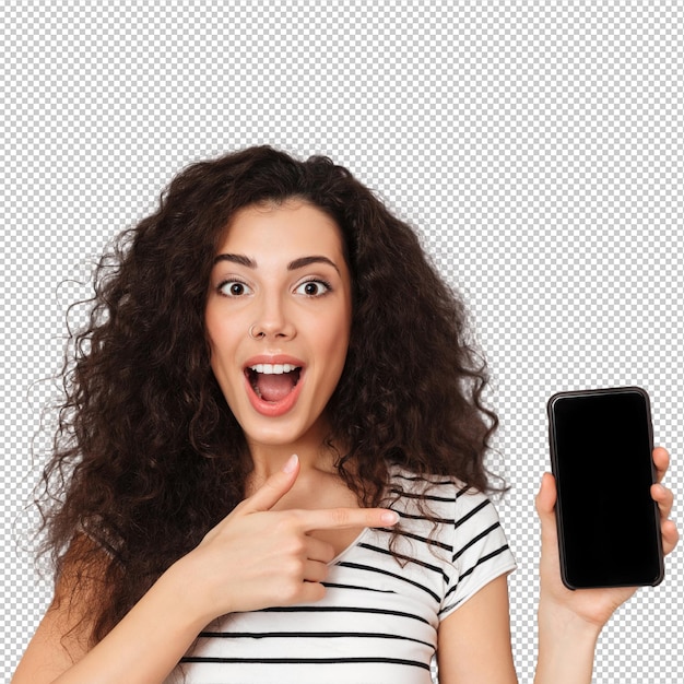 Close-up foto van optimistische vrouw met ring in de neus met wijsvinger als reclame voor haar smartphone, wat een goede keuze tegen de grijze muur betekent
