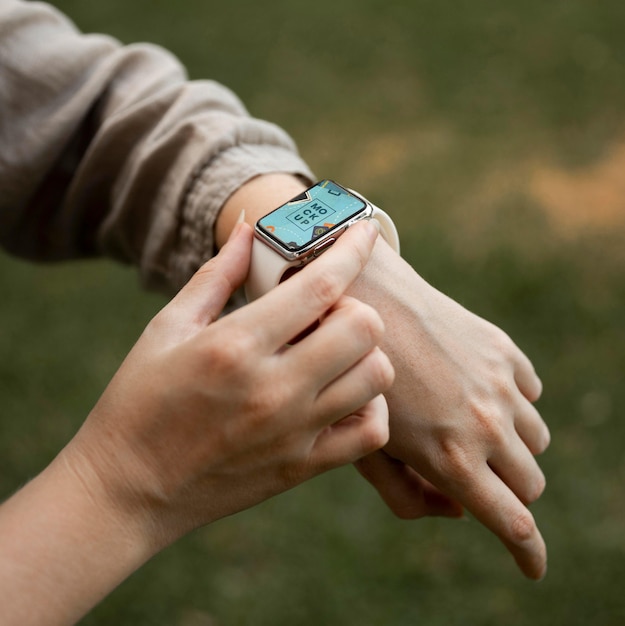 Close-up hand met horloge