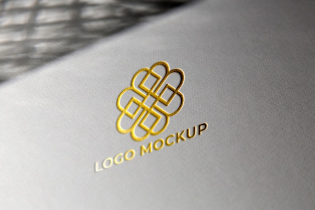 Крупный план макета выреза логотипа