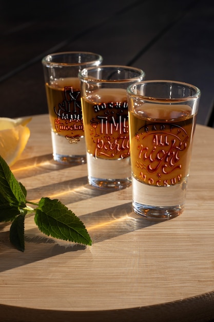Close-up op tequila shot glas mockup