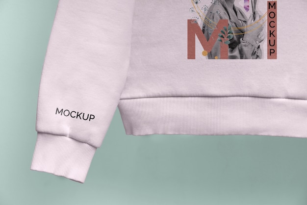 Close up mockup di felpa rosa con cappuccio