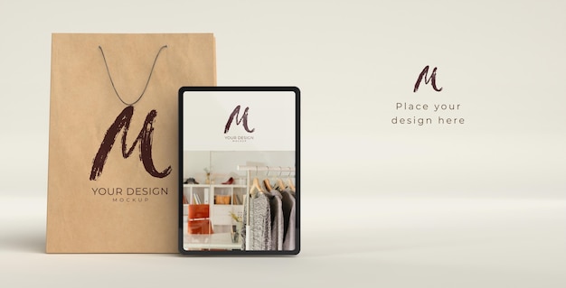 PSD primo piano sulla borsa della spesa con mockup di dispositivi digitali