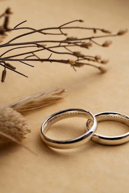 結婚指輪のモックアップに近づく