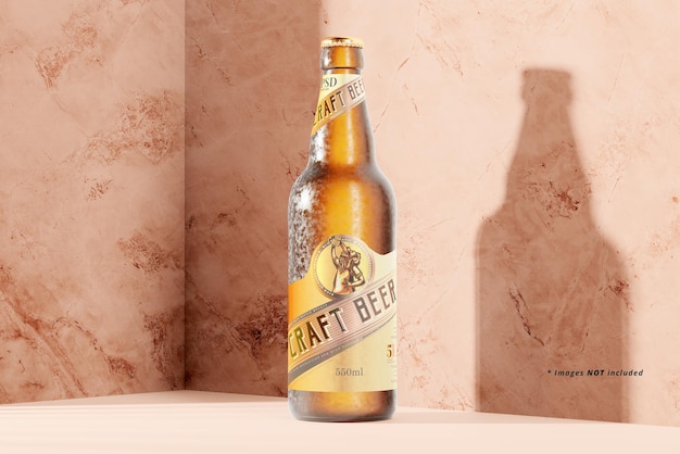 Mockup di bottiglia di birra fredda