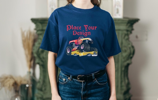 Реалистичный шаблон макета футболки с изменяемым цветом