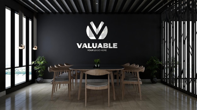 Mockup del logo aziendale nella sala riunioni dell'ufficio in legno