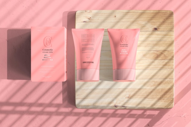 Tubo di crema cosmetica con scatola mockup