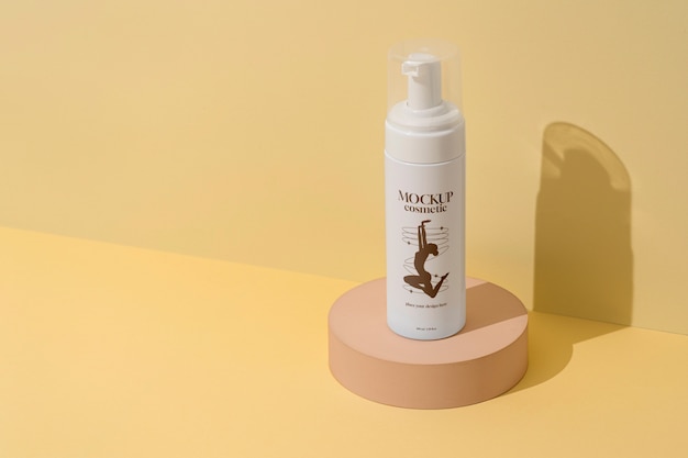 Mockup di packaging cosmetico