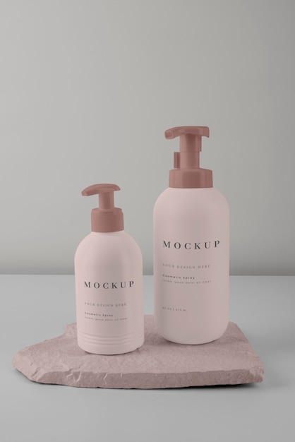 PSD mockup di design spray cosmetico