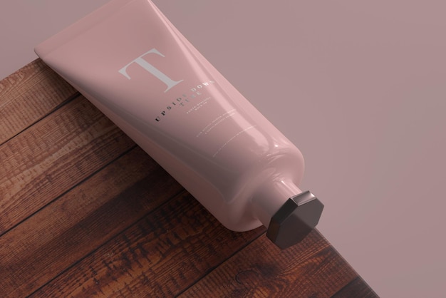 PSD tubo cosmetico con scatola mockup