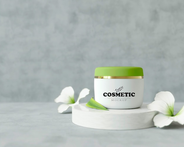 Cosmetisch product op een standaard met bloemen