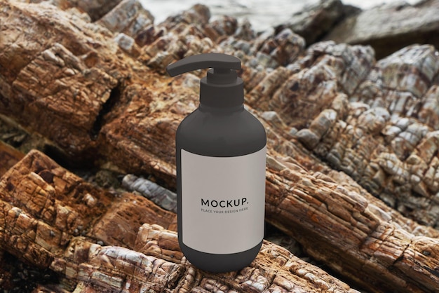 Cosmetische fles mock-up, natuur eco achtergrond