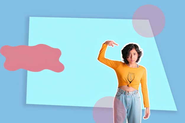 クリエイティブな写真コラージュカラフルな背景の若い女の子は顔を指さして表情を表します