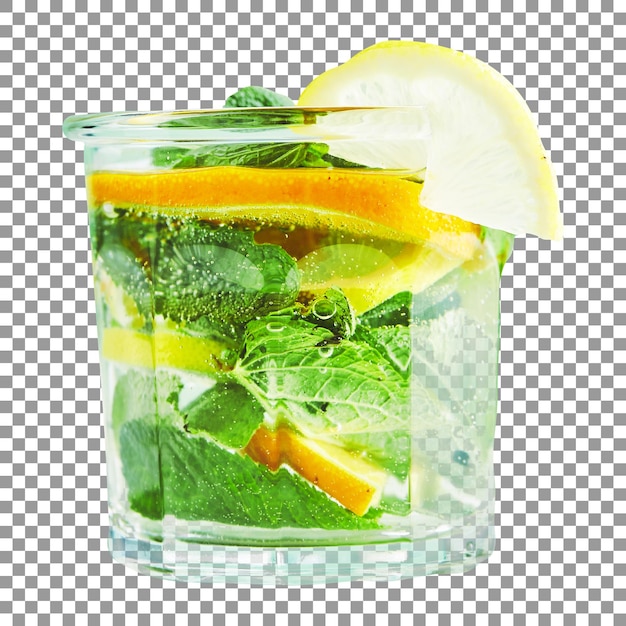 투명한 배경에 레몬 한 조각과 민트 잎을 넣은 모히토 한 잔