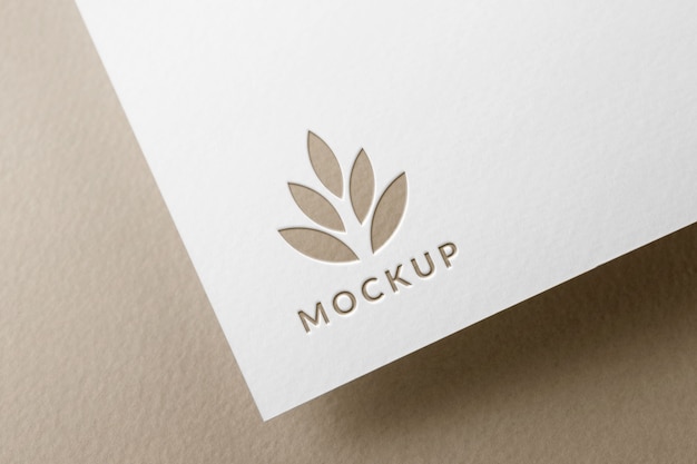 Mock-up logo ritagliato su carta