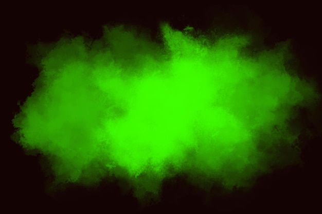 De beweging van abstracte stof explosie bevroren groene kleur poeder op zwarte achtergrond