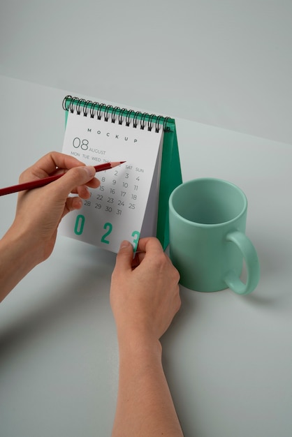 PSD desk calendar mockup design