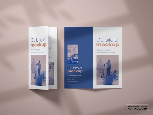 Mockup di brochure bifold dl