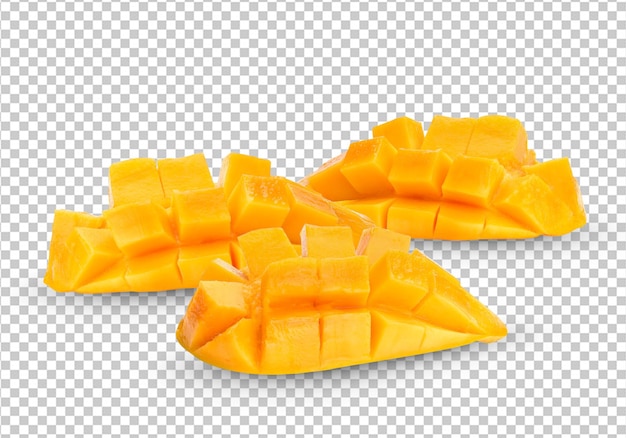 Dojrzałe żółte mango z przeciętą na pół na białym tle