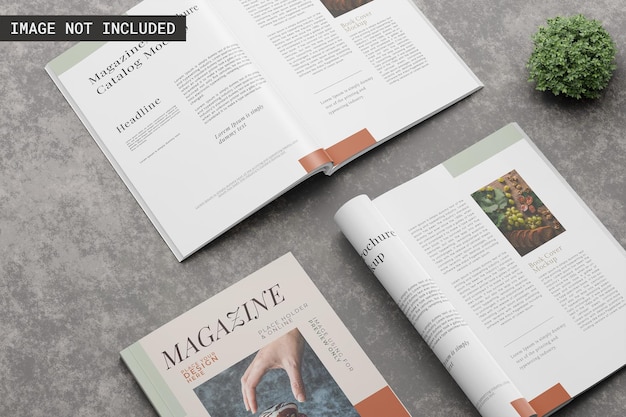 PSD drie tijdschriftmockup omslag open pagina en half open