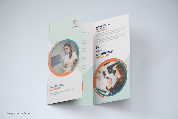 PSD driebladige brochure mockup ontwerp geïsoleerd