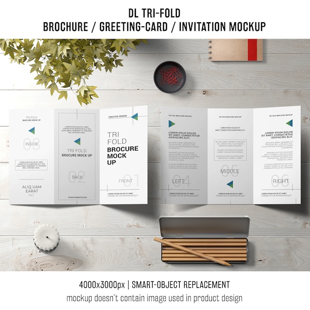 driebladige brochure of uitnodiging mockup stilleven concept