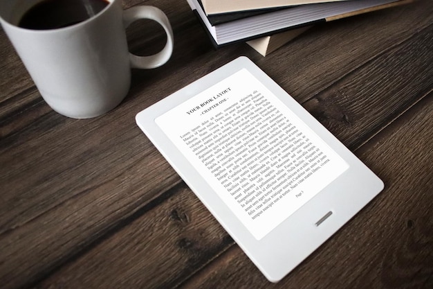 E-Book Reader Mock-Up met boeken, koffie, vintage