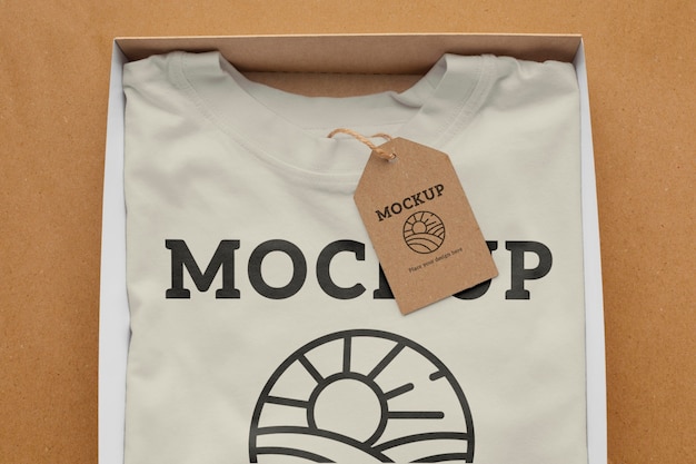 Mockup di packaging per t-shirt ecologica
