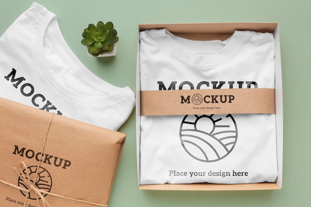 PSD mockup di packaging per t-shirt ecologica