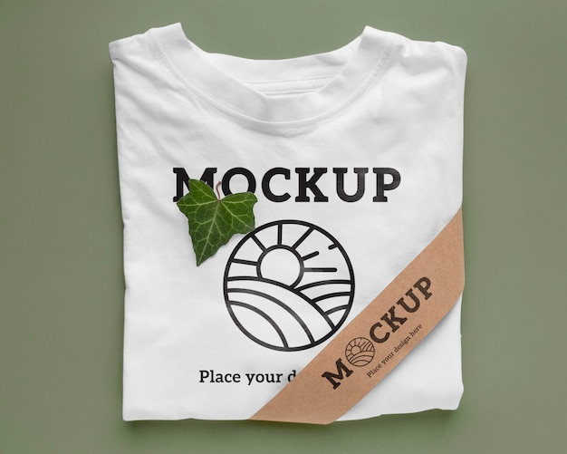 Mockup di packaging per t-shirt ecologica