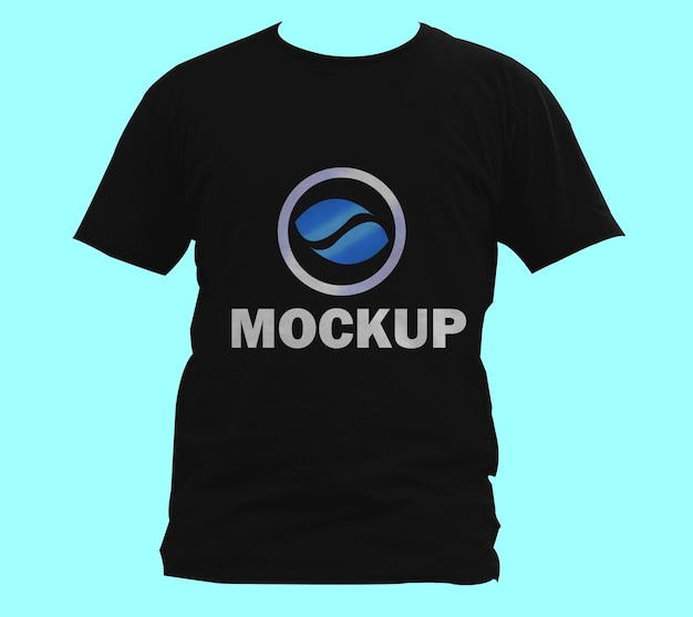 Een mockup van een zwart T-shirt