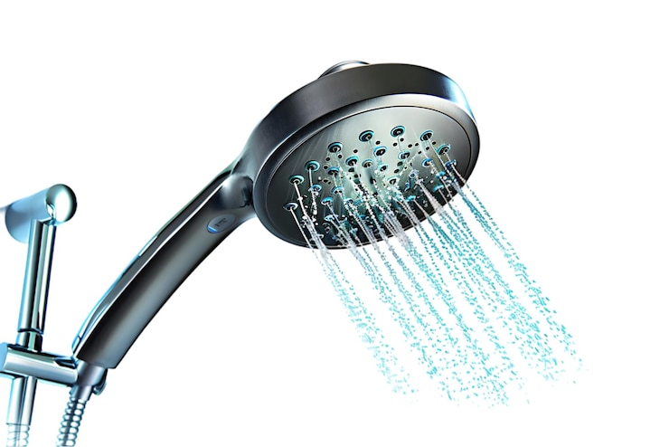 PSD een zilveren gootsteen met een kraan en een blauwe sprinkler