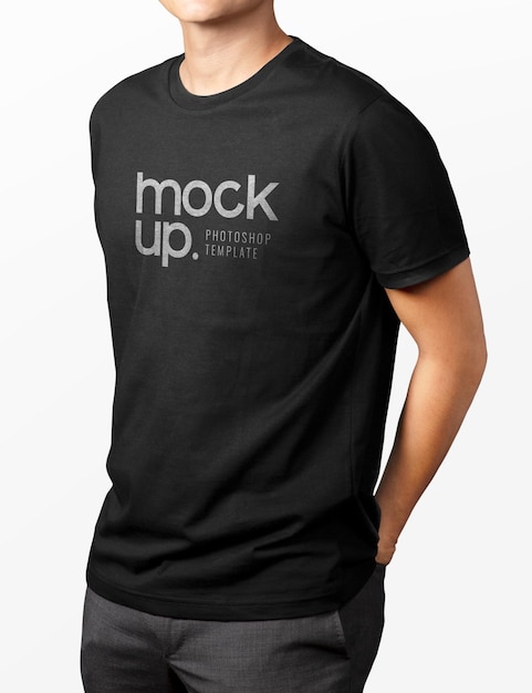 Een zwart t-shirt met de tekst mock up.