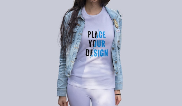 Eenvoudig bewerkbaar vrouwelijk t-shirtmodel