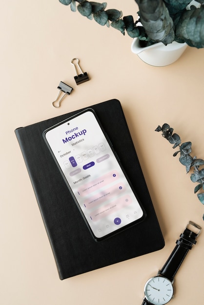 PSD elegante configurazione da scrivania con mock-up di smartphone