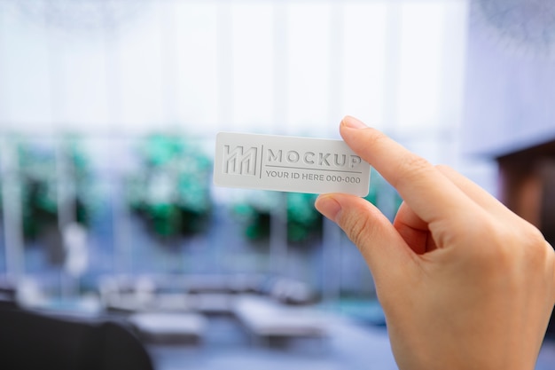 Элегантный макет металлического идентификационного штифта
