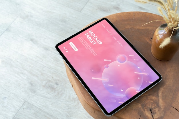 Scena elegante con mock-up del dispositivo tablet