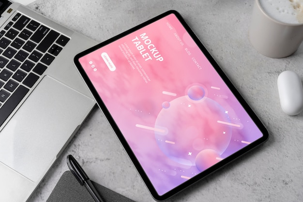 Scena elegante con mock-up del dispositivo tablet