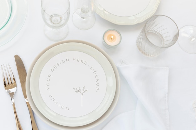 PSD elegant tableware assortment with round mock-up card