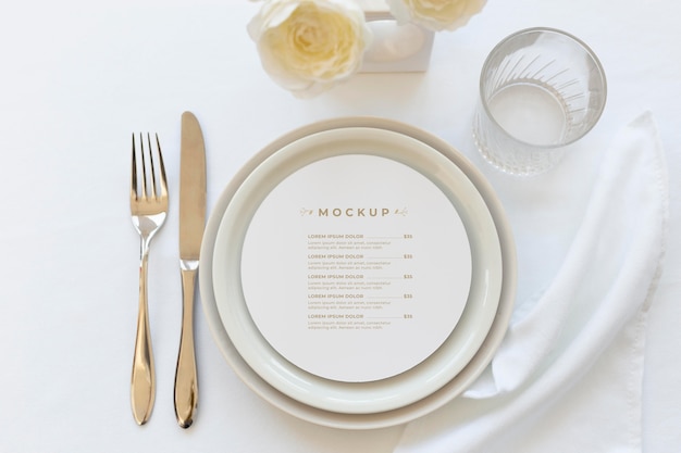 PSD elegant tableware assortment with round mock-up card