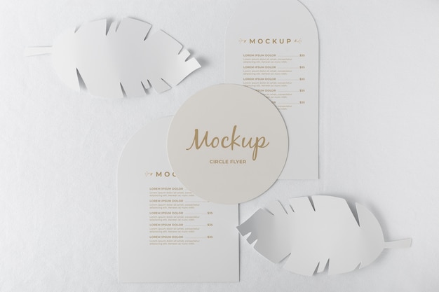 PSD elegante composizione di stoviglie con carta mock-up rotonda