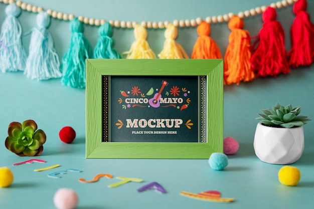 Elementy makiety Cinco de mayo z dekoracjami i ornamentami