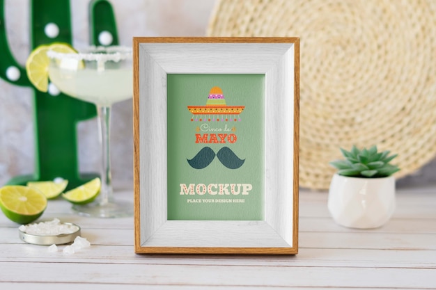 Elementy makiety Cinco de mayo z dekoracjami i ornamentami