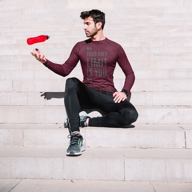 Fitness mockup con l'uomo sulle scale