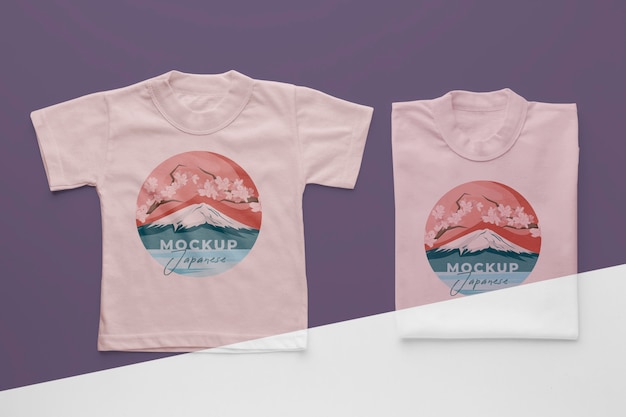 PSD composizione mock-up di t-shirt giapponese piatta laici