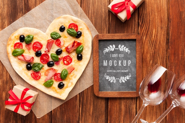 Flat lay pizza on wooden table