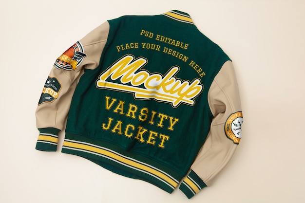 PSD giacca varsity flat lay con dettagli cool