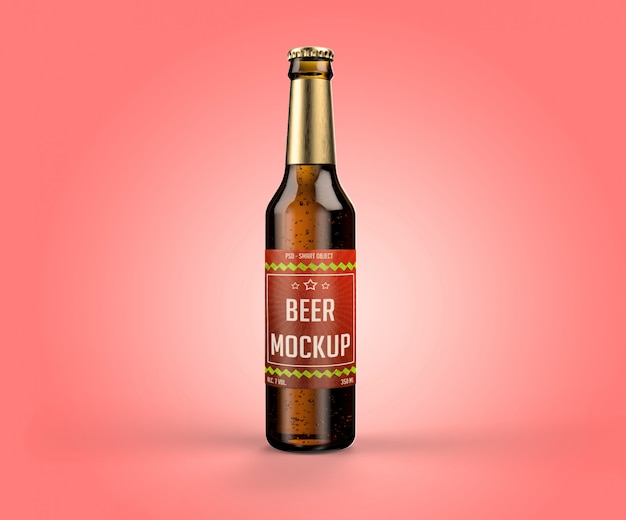 PSD flesje bier met een label mockup